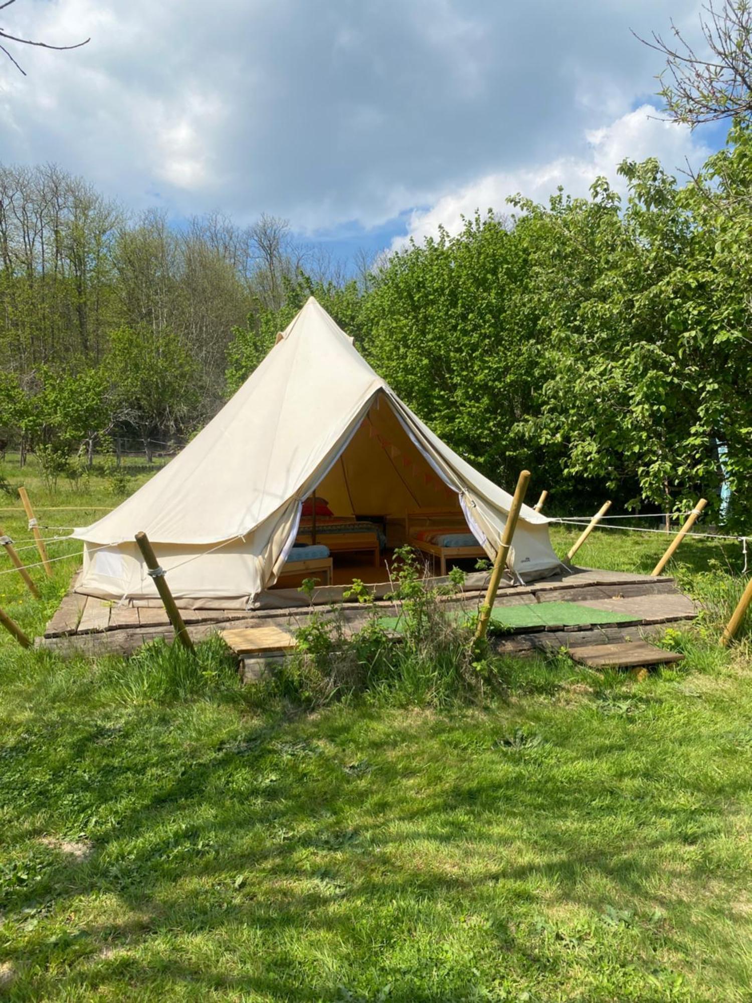 Loire Valley Llama Farm Stay Saint-Cyr-Les-Champagnes Dış mekan fotoğraf